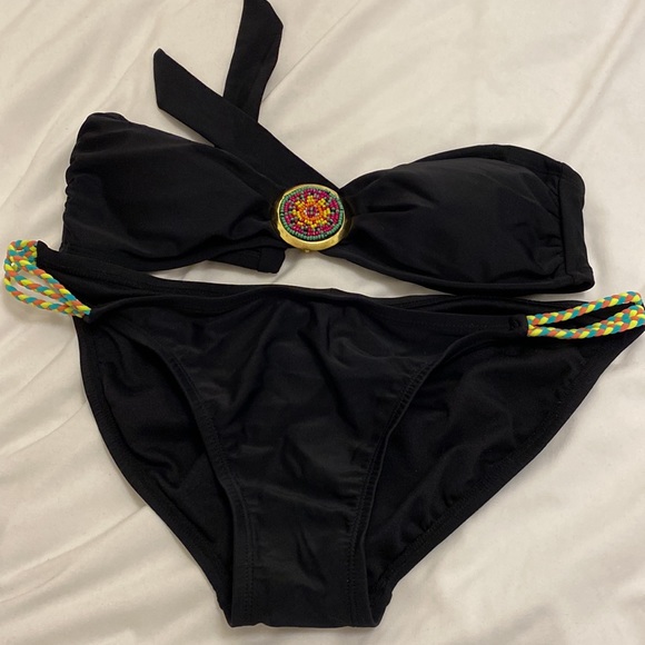 Cutest bathing suit with a pop of colour from Target - Picture 6 of 6